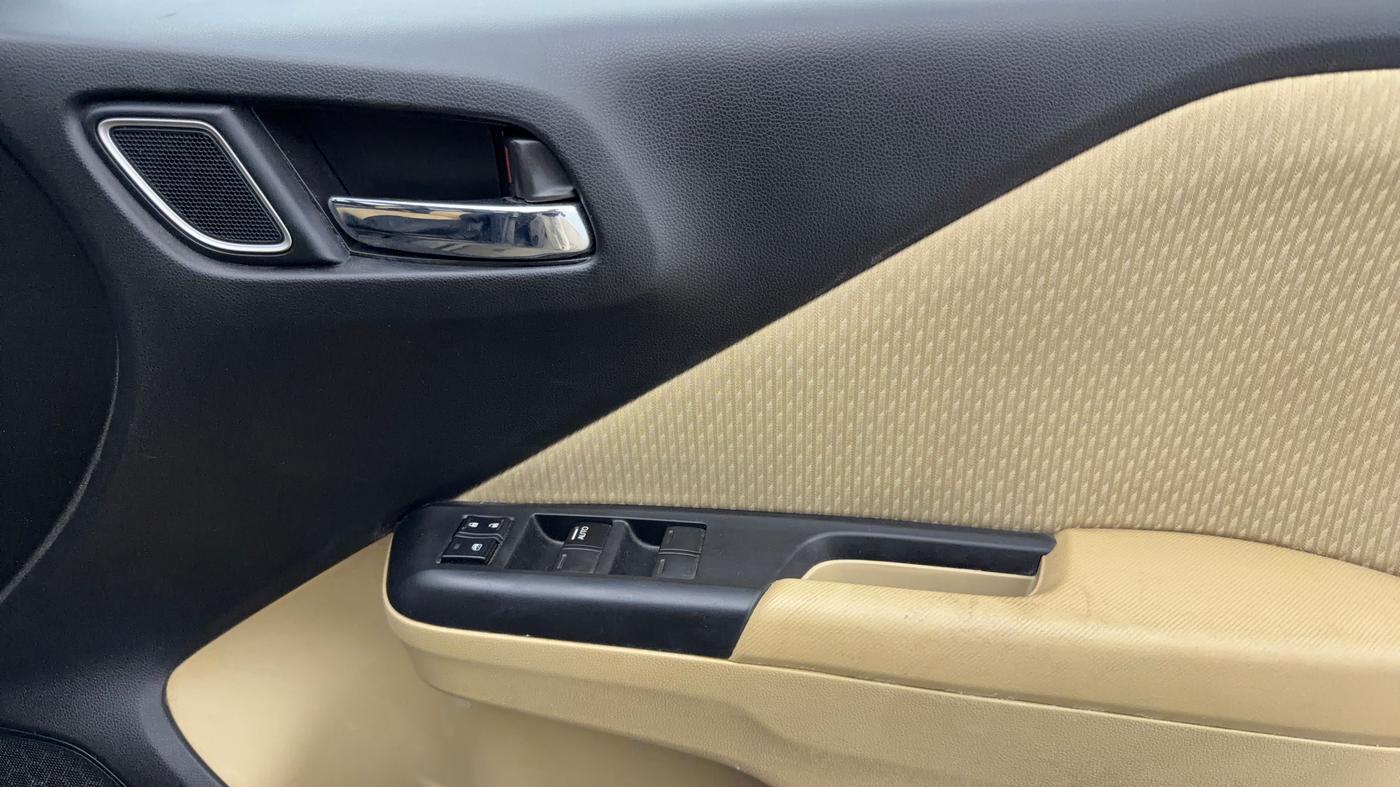 2023 Honda City 1.5L I-VTEC V MT 5TH GEN, Petrol, Manual, 39,620 km, Driver Side Door Panels Control