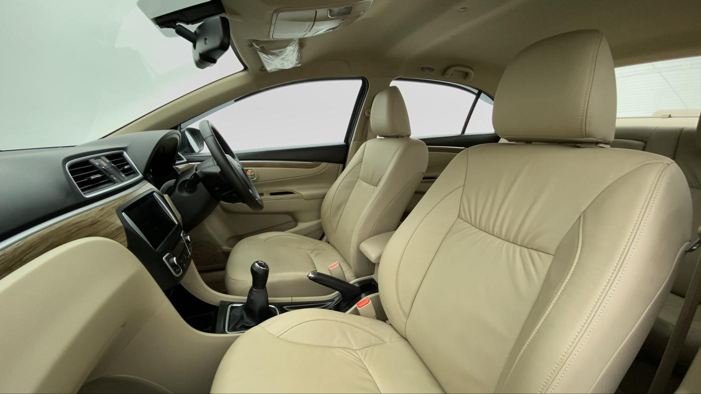2022 Maruti Ciaz ALPHA 1.5 MT VTVT SHVS, Petrol, Manual, 4,692 km, Right Side Front Door Cabin