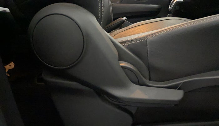 2021 Maruti XL6 ALPHA AT, Petrol, Automatic, 27,281 km, Driver Side Adjustment Panel