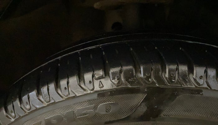 2021 Maruti XL6 ALPHA AT, Petrol, Automatic, 27,281 km, Right Front Tyre Tread