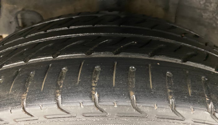 2017 Hyundai Xcent SX 1.2, Petrol, Manual, 54,651 km, Right Rear Tyre Tread