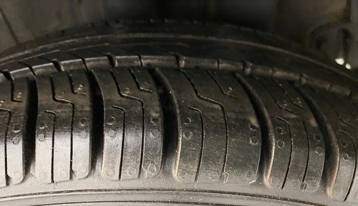 2017 Hyundai Xcent SX 1.2, Petrol, Manual, 54,651 km, Left Rear Tyre Tread