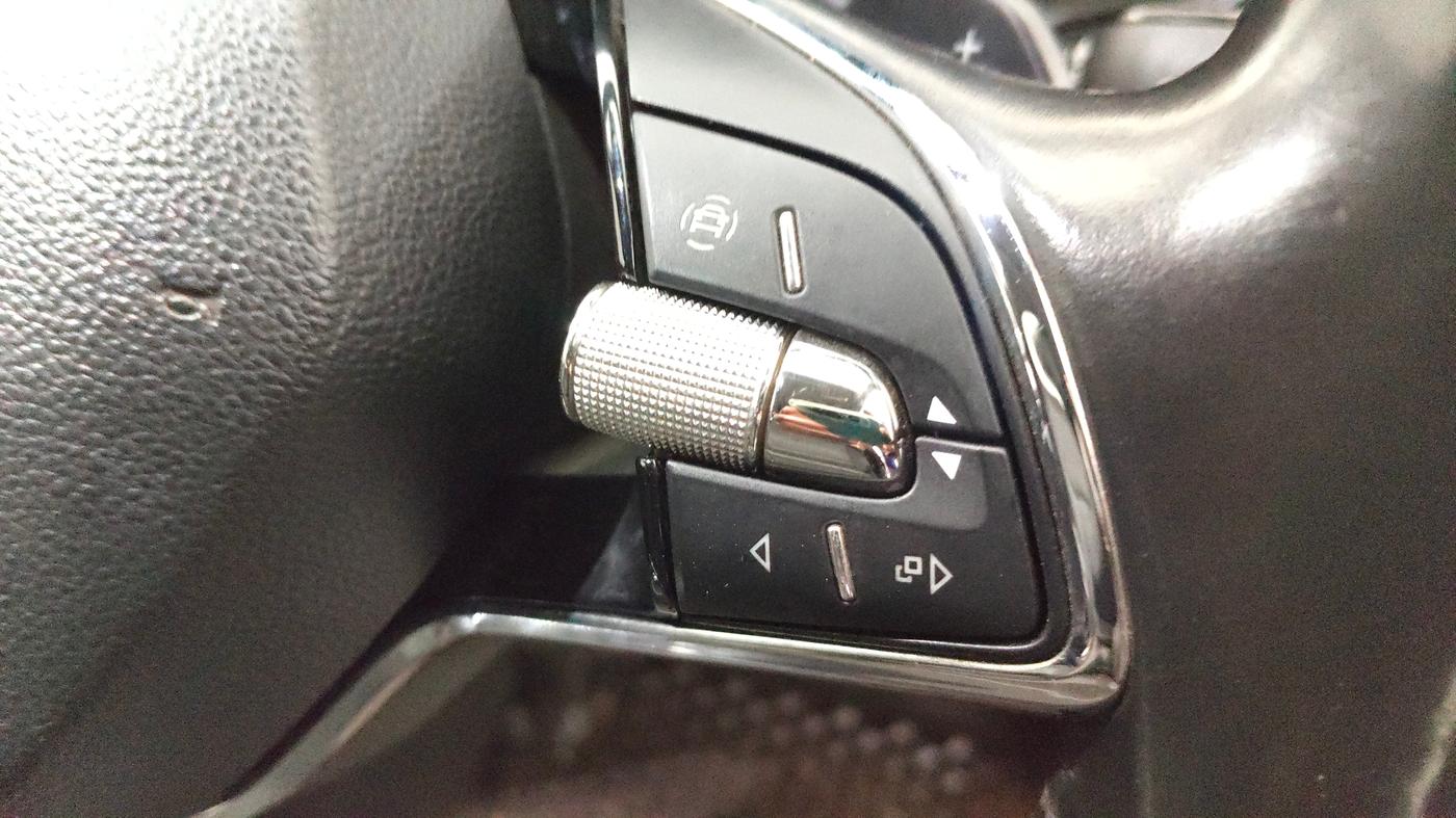 2023 Skoda KUSHAQ STYLE 1.0L TSI AT, Petrol, Automatic, 22,453 km, Adaptive Cruise Control