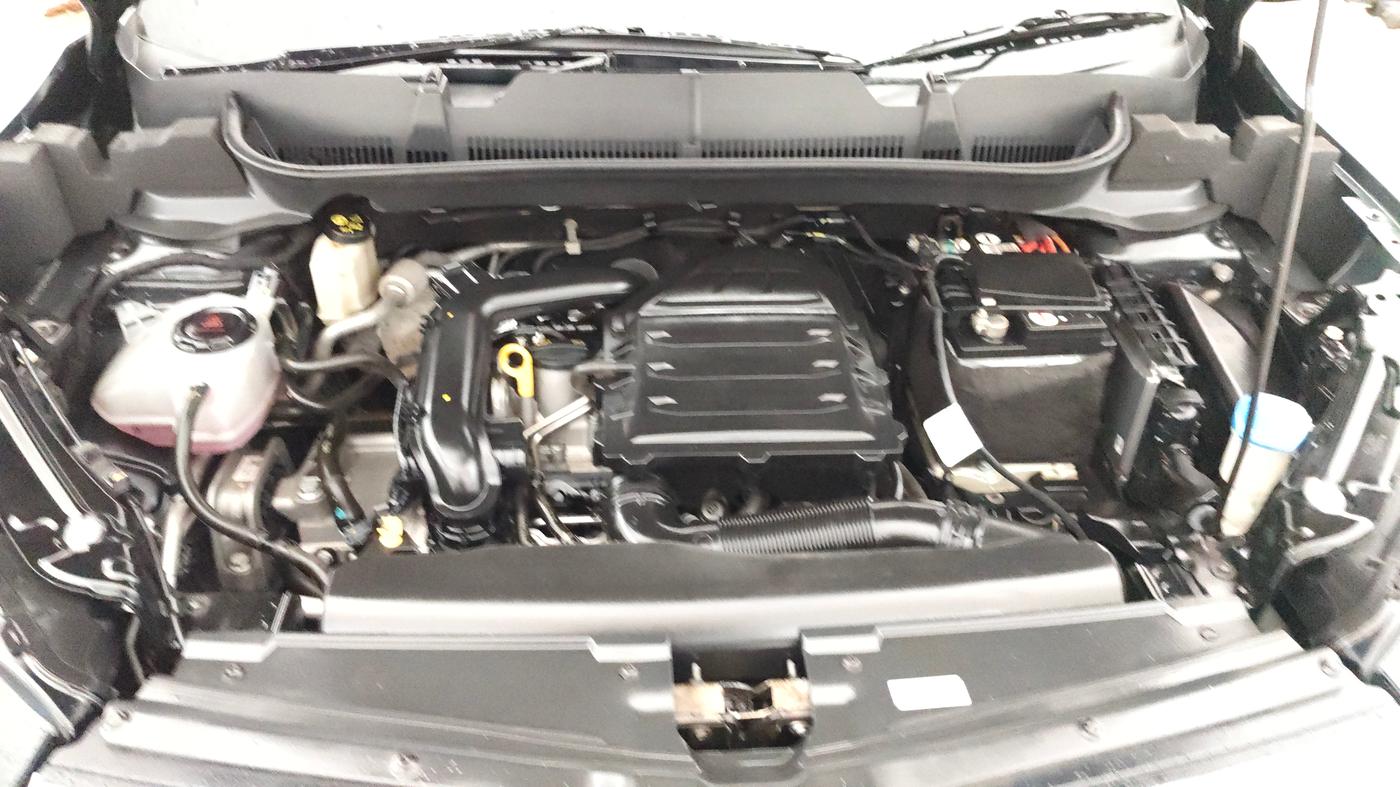 2023 Skoda KUSHAQ STYLE 1.0L TSI AT, Petrol, Automatic, 22,453 km, Engine View