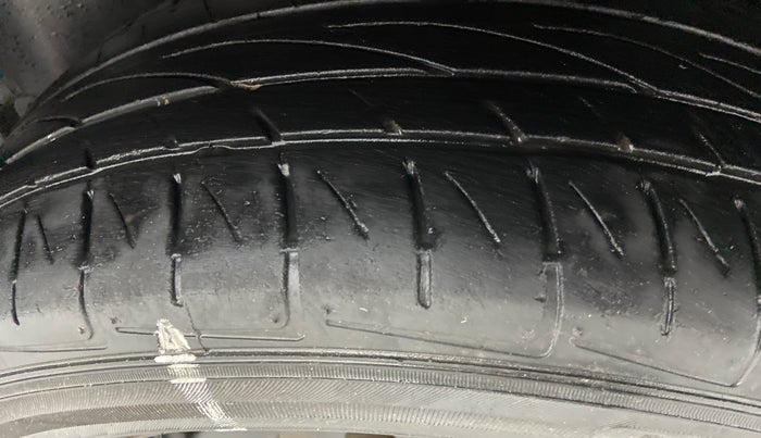 2013 Maruti Swift VDI, Diesel, Manual, 49,234 km, Left Rear Tyre Tread
