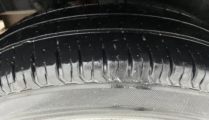 2013 Maruti Swift VDI, Diesel, Manual, 49,234 km, Right Rear Tyre Tread