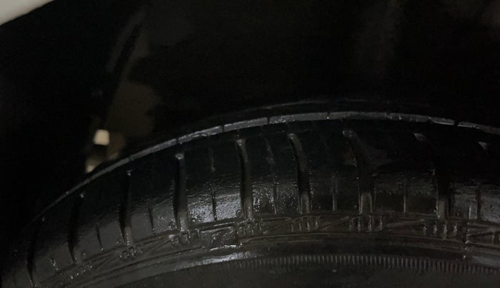 2018 Hyundai Grand i10 SPORTZ AT 1.2 KAPPA VTVT, Petrol, Automatic, 21,613 km, Right Rear Tyre Tread