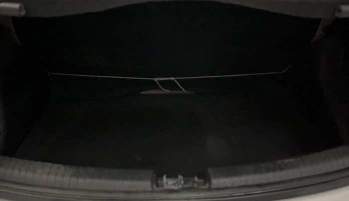 2018 Hyundai Grand i10 SPORTZ AT 1.2 KAPPA VTVT, Petrol, Automatic, 21,613 km, Boot Inside