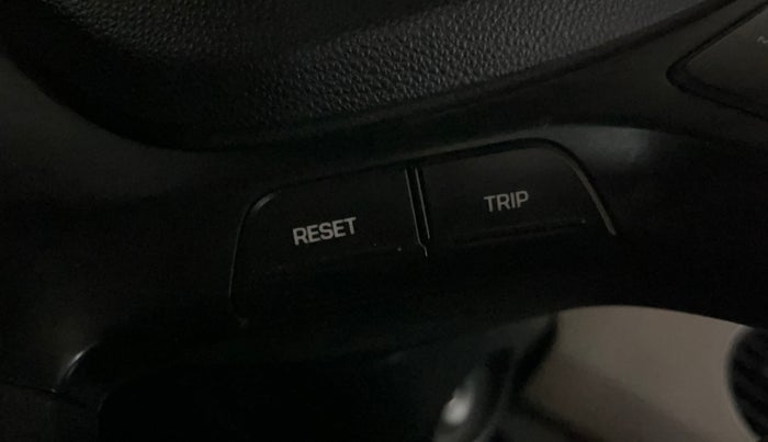 2018 Hyundai Grand i10 SPORTZ AT 1.2 KAPPA VTVT, Petrol, Automatic, 21,613 km, Adaptive Cruise Control