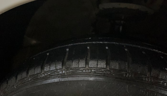 2018 Hyundai Grand i10 SPORTZ AT 1.2 KAPPA VTVT, Petrol, Automatic, 21,613 km, Right Front Tyre Tread