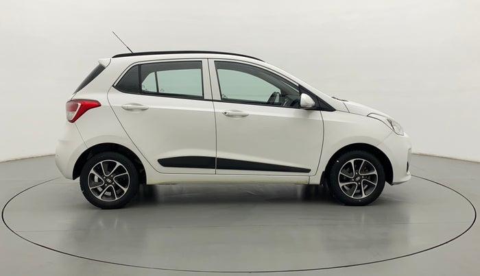 2017 Hyundai Grand i10 SPORTZ (O) 1.2 AT VTVT, Petrol, Automatic, 30,210 km, Right Side View
