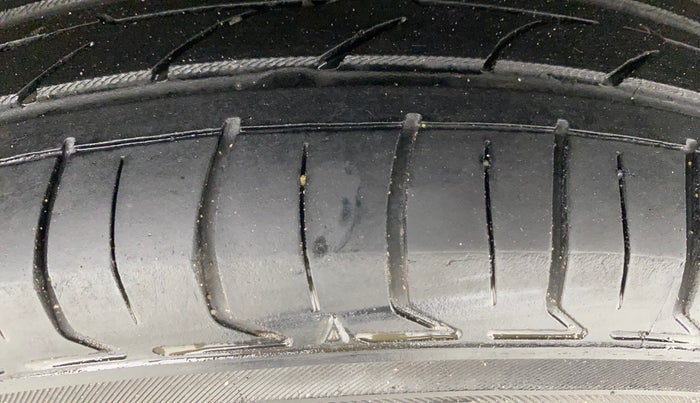 2018 Hyundai Elite i20 MAGNA EXECUTIVE 1.2, Petrol, Manual, 1,15,584 km, Left Rear Tyre Tread