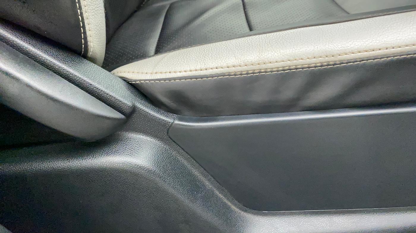 2017 Ford Ecosport TREND+ 1.5L DIESEL, Diesel, Manual, 84,332 km, Driver Side Adjustment Panel