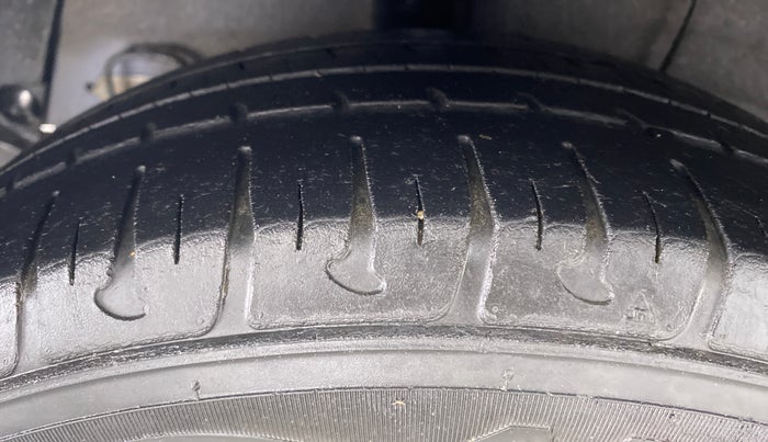 2014 Hyundai Xcent S 1.2 OPT, Petrol, Manual, 34,810 km, Right Rear Tyre Tread