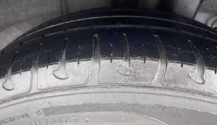 2014 Hyundai Xcent S 1.2 OPT, Petrol, Manual, 34,810 km, Left Rear Tyre Tread