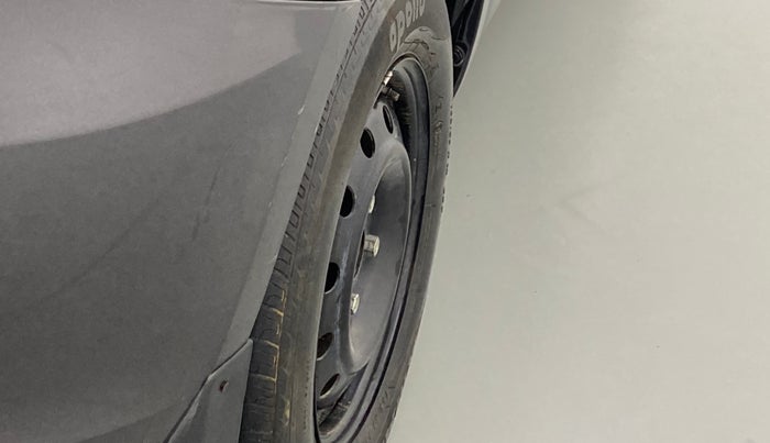 2016 Maruti Swift VXI D, Petrol, Manual, 31,166 km, Rear bumper - Minor scratches