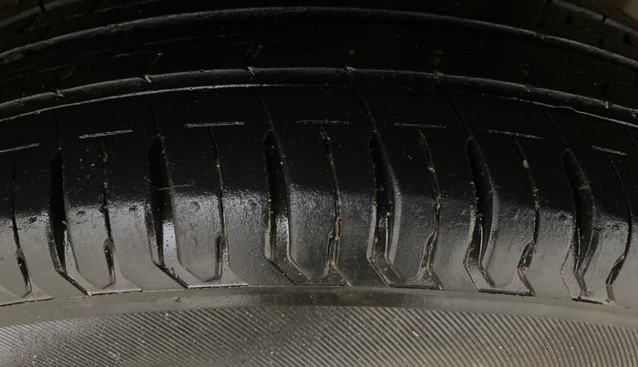 2023 Maruti Swift VXI, Petrol, Manual, 29,844 km, Left Rear Tyre Tread