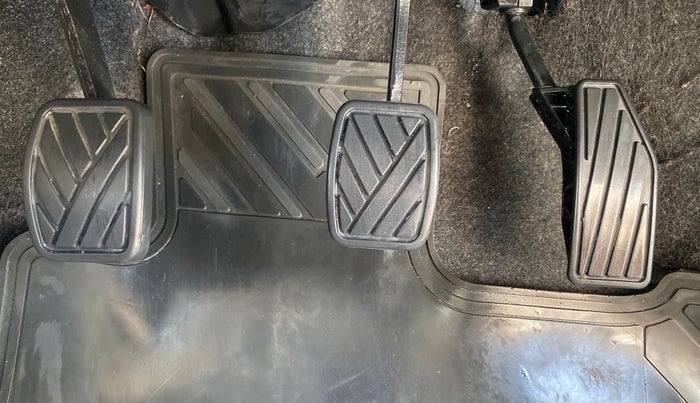 2023 Maruti Swift VXI, Petrol, Manual, 29,844 km, Pedals