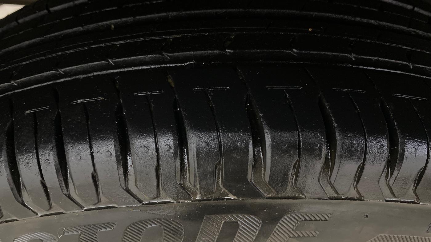 2023 Maruti Swift VXI, Petrol, Manual, 29,844 km, Right Rear Tyre Tread