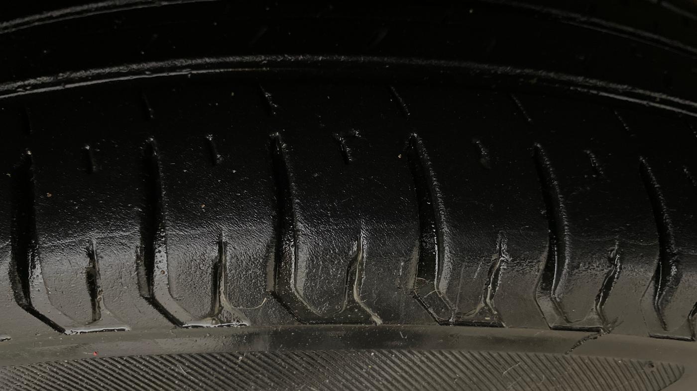2023 Maruti Swift VXI, Petrol, Manual, 29,844 km, Right Front Tyre Tread