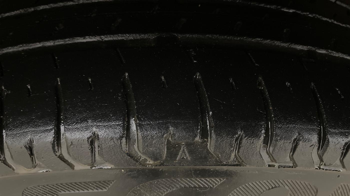 2023 Maruti Swift VXI, Petrol, Manual, 29,844 km, Left Front Tyre Tread