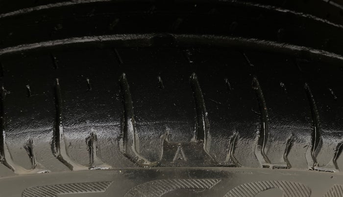 2023 Maruti Swift VXI, Petrol, Manual, 29,844 km, Left Front Tyre Tread