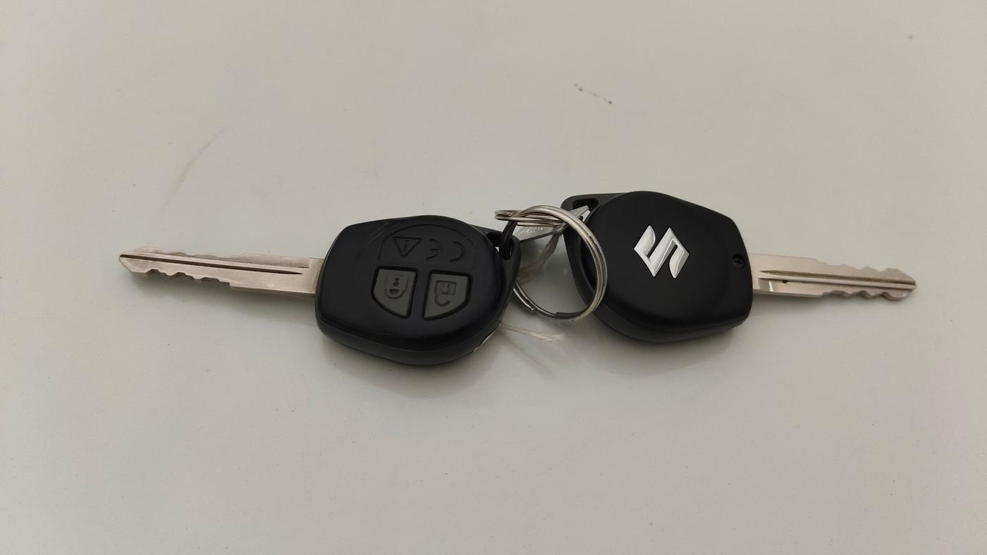2023 Maruti FRONX DELTA PLUS 1.2L AGS, Petrol, Automatic, 46,348 km, Key Close Up