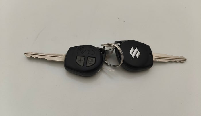 2023 Maruti FRONX DELTA PLUS 1.2L AGS, Petrol, Automatic, 46,348 km, Key Close Up