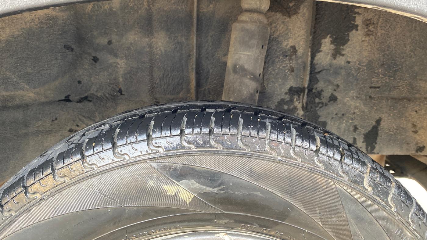2018 Renault Kwid RXT 1.0 (O), Petrol, Manual, 30,087 km, Left Rear Tyre Tread