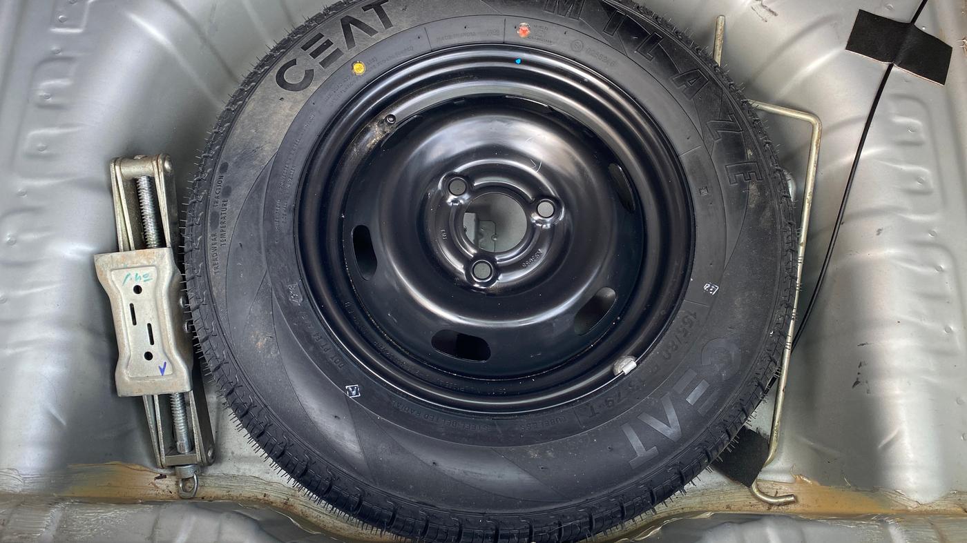 2018 Renault Kwid RXT 1.0 (O), Petrol, Manual, 30,087 km, Spare Tyre