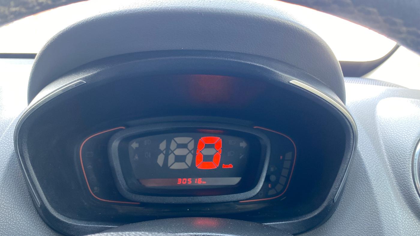 2018 Renault Kwid RXT 1.0 (O), Petrol, Manual, 30,087 km, Odometer Image