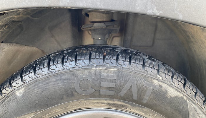 2018 Renault Kwid RXT 1.0 (O), Petrol, Manual, 30,108 km, Right Front Tyre Tread