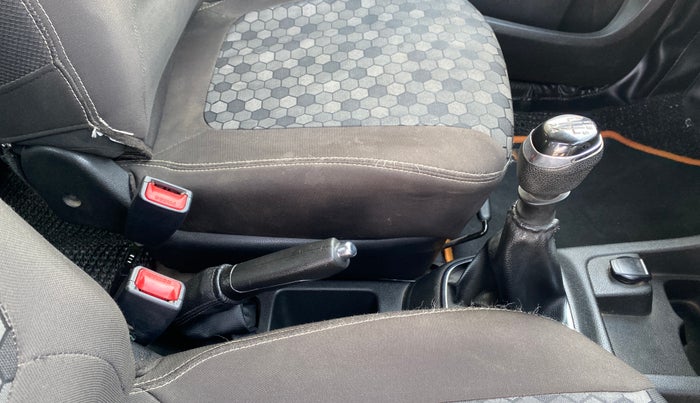 2018 Renault Kwid RXT 1.0 (O), Petrol, Manual, 30,108 km, Gear Lever