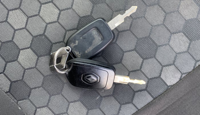 2018 Renault Kwid RXT 1.0 (O), Petrol, Manual, 30,108 km, Key Close Up