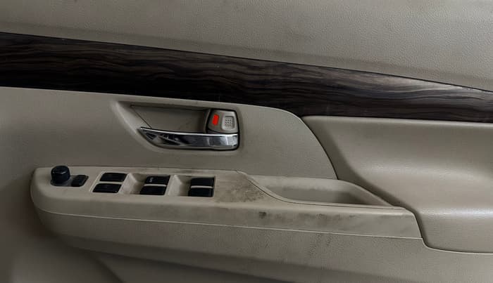 2019 Maruti Ertiga ZXI+ SHVS, Petrol, Manual, 87,662 km, Driver Side Door Panels Control
