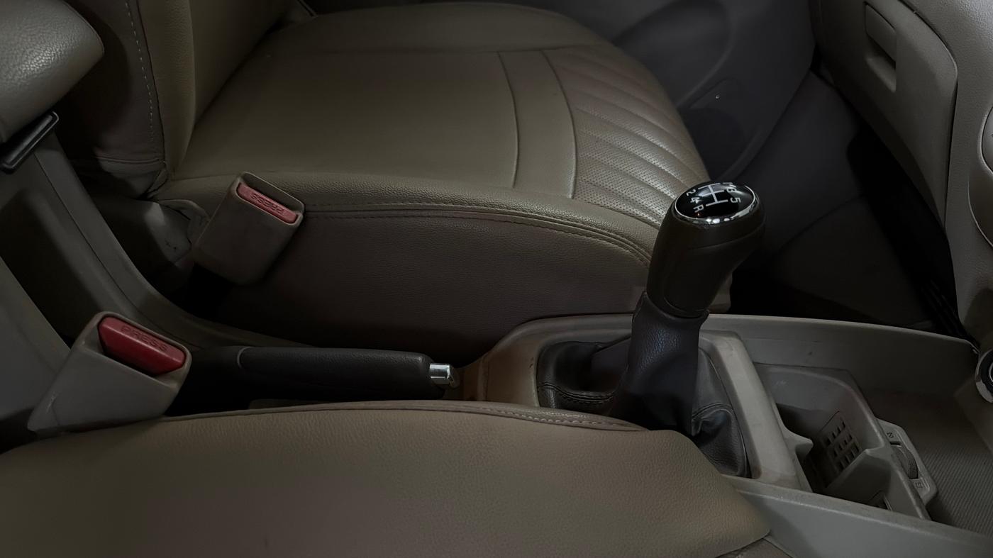 2019 Maruti Ertiga ZXI+ SHVS, Petrol, Manual, 87,662 km, Gear Lever