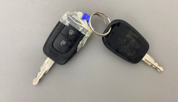 2017 Renault Kwid CLIMBER 1.0 AMT, Petrol, Automatic, 39,733 km, Key Close Up