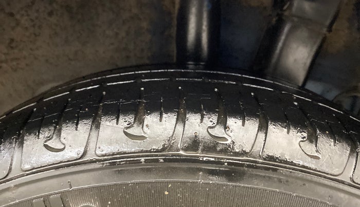 2017 Hyundai Grand i10 SPORTZ 1.2 KAPPA VTVT, Petrol, Manual, 32,676 km, Left Rear Tyre Tread