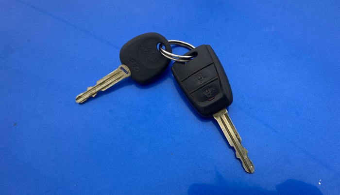 2017 Hyundai Grand i10 SPORTZ 1.2 KAPPA VTVT, Petrol, Manual, 32,676 km, Key Close Up