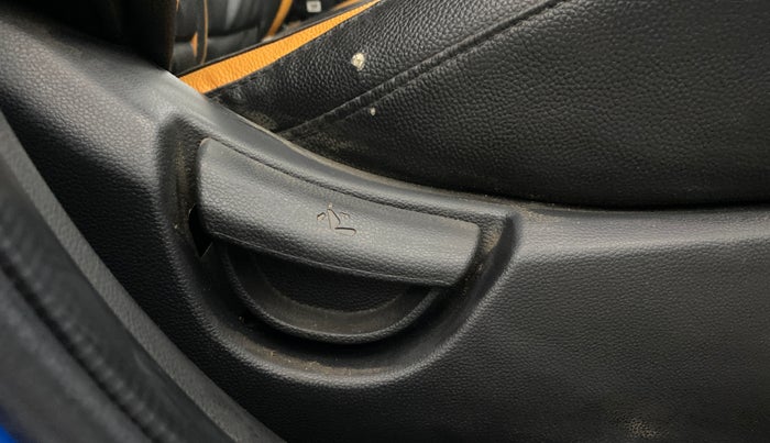 2017 Hyundai Grand i10 SPORTZ 1.2 KAPPA VTVT, Petrol, Manual, 32,676 km, Driver Side Adjustment Panel