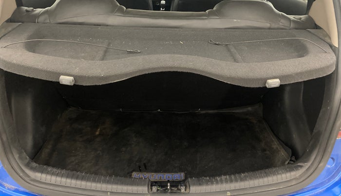 2017 Hyundai Grand i10 SPORTZ 1.2 KAPPA VTVT, Petrol, Manual, 32,676 km, Boot Inside