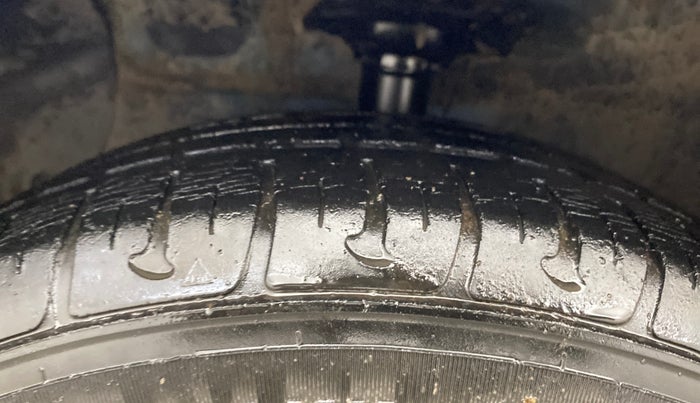 2017 Hyundai Grand i10 SPORTZ 1.2 KAPPA VTVT, Petrol, Manual, 32,676 km, Left Front Tyre Tread