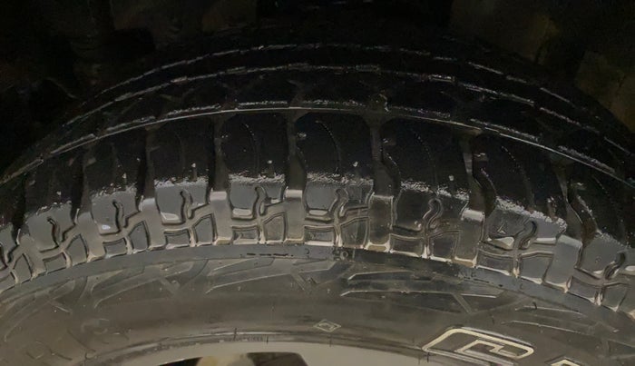 2021 Mahindra Thar LX PETROL HT 4WD AT, Petrol, Automatic, 29,926 km, Left Front Tyre Tread