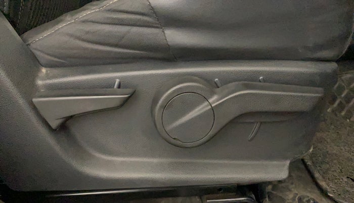 2021 Mahindra Thar LX PETROL HT 4WD AT, Petrol, Automatic, 29,926 km, Driver Side Adjustment Panel