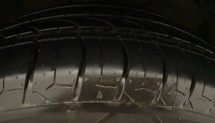 2017 Maruti Baleno ZETA PETROL 1.2, Petrol, Manual, 49,612 km, Right Front Tyre Tread