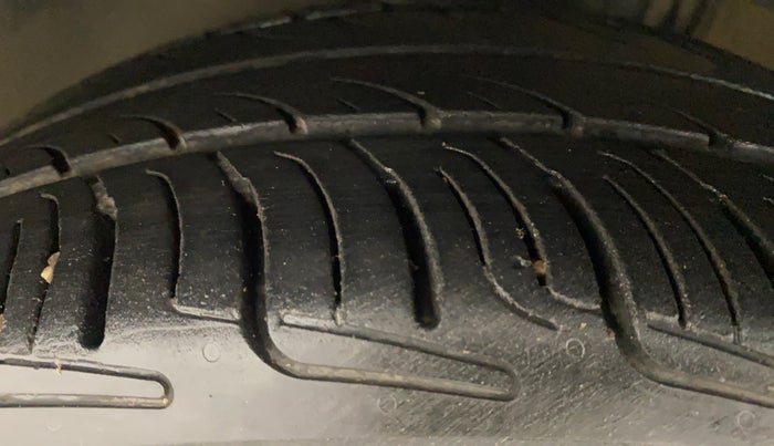2017 Skoda Rapid STYLE 1.5 TDI AT, Diesel, Automatic, 73,195 km, Left Front Tyre Tread