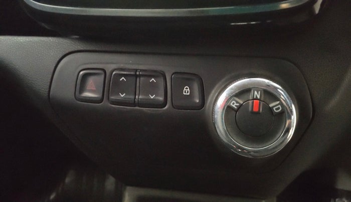 2018 Renault Kwid RXT 1.0 AMT (O), Petrol, Automatic, 39,980 km, Gear Lever