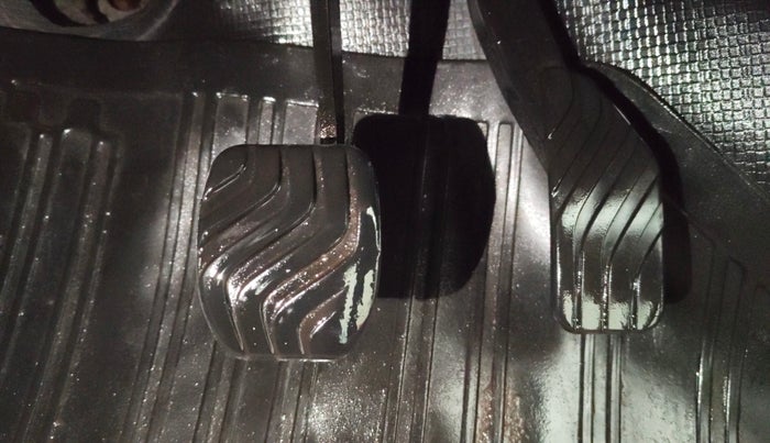 2018 Renault Kwid RXT 1.0 AMT (O), Petrol, Automatic, 39,980 km, Pedals