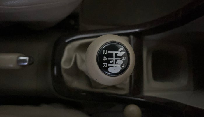 2015 Maruti Swift Dzire VXI, Petrol, Manual, 39,291 km, Gear Lever