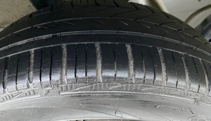 2019 Hyundai Grand i10 SPORTZ 1.2 KAPPA VTVT, Petrol, Manual, 50,375 km, Right Rear Tyre Tread